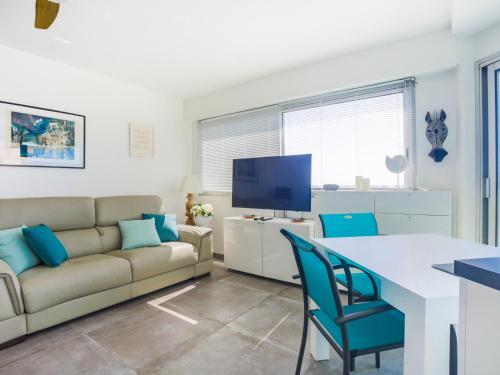 Apartment Mandelieu-la Napoule, Studio Flat, 4 Persons - Fr-1-643-73