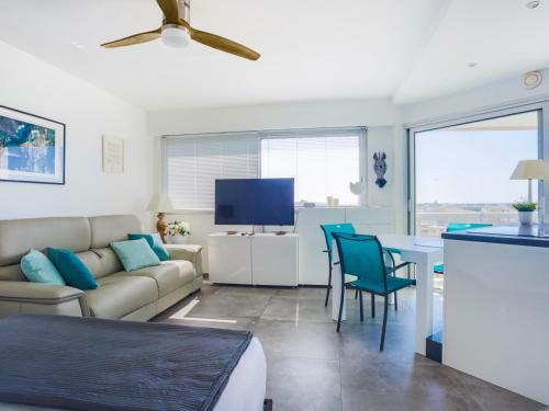 Apartment Mandelieu-la Napoule, Studio Flat, 4 Persons - Fr-1-643-73