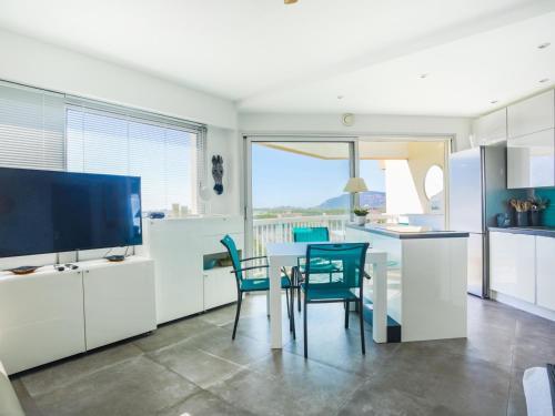 Apartment Mandelieu-la Napoule, Studio Flat, 4 Persons - Fr-1-643-73