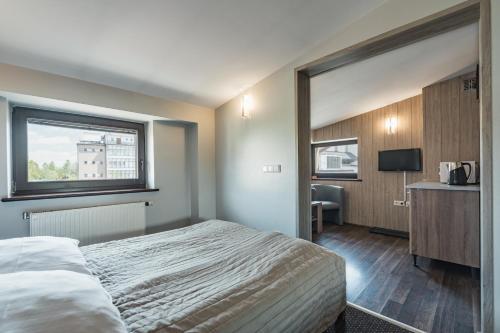Pokoje Go?cinne I Apartamenty Krup�wki 19