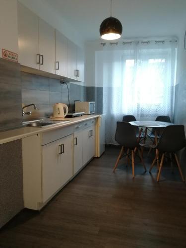 Pokoje Go?cinne I Apartamenty Krup�wki 19