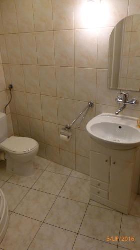 Pokoje Go?cinne I Apartamenty Krup�wki 19