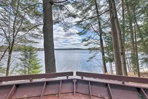 Lakefront Hartford Cabin With Canoe And Boat Ramp