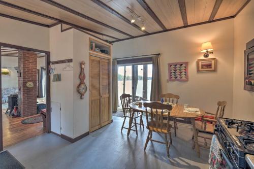 Lakefront Hartford Cabin With Canoe And Boat Ramp