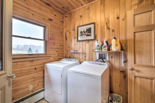 Family-friendly Troy Getaway With Furnished Deck!