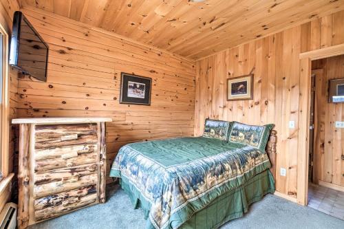 Family-friendly Troy Getaway With Furnished Deck!