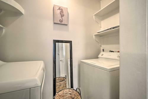Coastal Pet-friendly Cottage Less Than Half Mi To Beaches