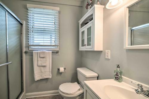Coastal Pet-friendly Cottage Less Than Half Mi To Beaches
