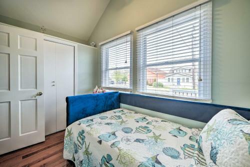 Coastal Pet-friendly Cottage Less Than Half Mi To Beaches