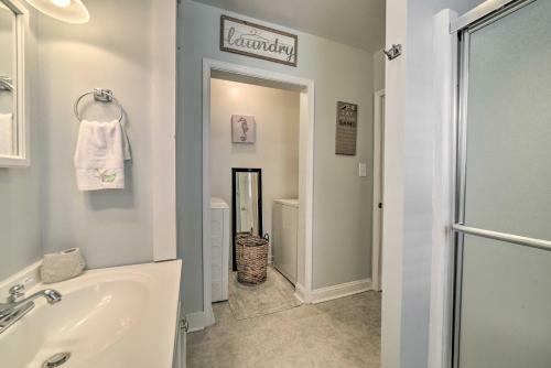 Coastal Pet-friendly Cottage Less Than Half Mi To Beaches