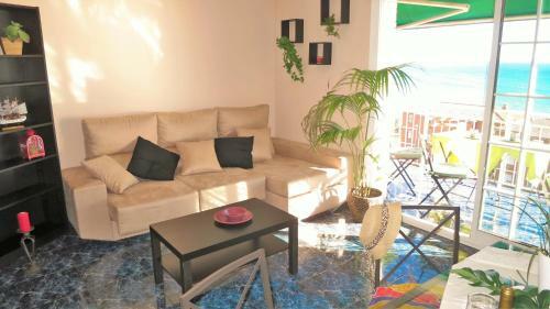 Bianca Seaview & Beach Apartment