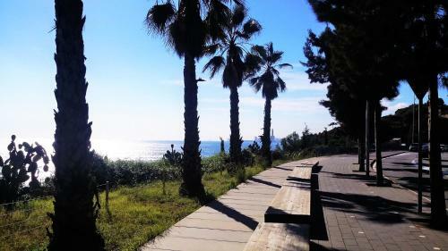 Bianca Seaview & Beach Apartment