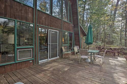 Lakefront Berkshires Retreat With Deck, Dock And Boat!