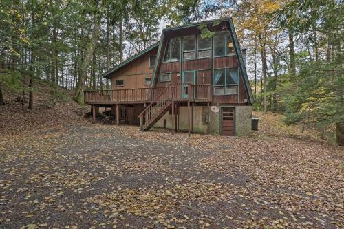 Lakefront Berkshires Retreat With Deck, Dock And Boat!
