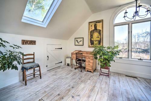 Serene Great Barrington Cottage With Fire Pit!