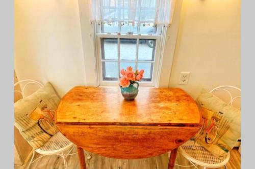 Private Beach Cottage For Two In Sconset!