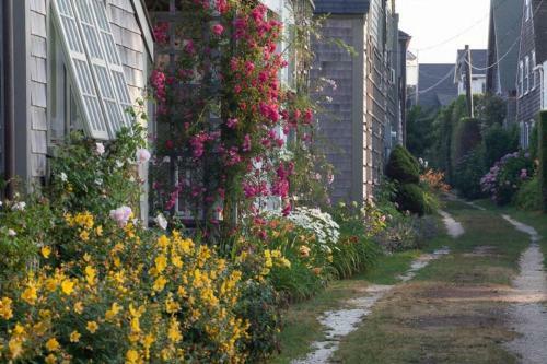 Private Beach Cottage For Two In Sconset!