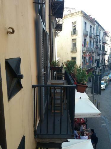 Hostal Munaciello Rooms