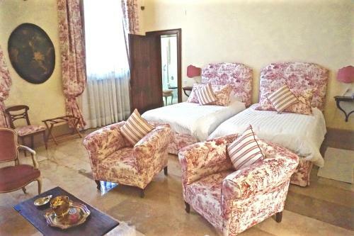 Hostal Palazzo Mantua Benavides Suites & Apartments