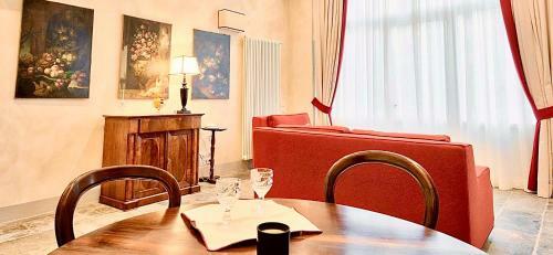 Hostal Palazzo Mantua Benavides Suites & Apartments
