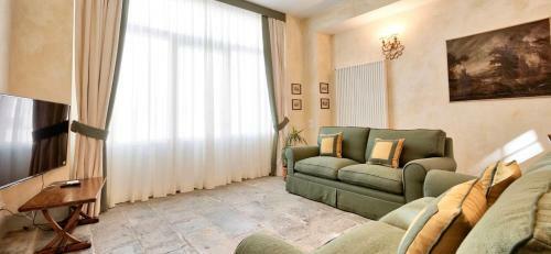 Hostal Palazzo Mantua Benavides Suites & Apartments