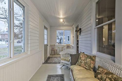 Charming Home Less Than One Block To Lake Superior!
