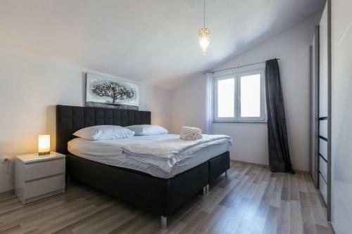 Ivan07 Spacious 3br Apartment With Terrace