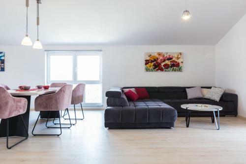 Ivan07 Spacious 3br Apartment With Terrace