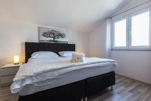Ivan07 Spacious 3br Apartment With Terrace