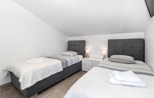 Nice Apartment In Crikvenica With Wifi And 2 Bedrooms