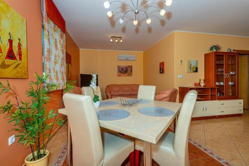 Apartment In Dramalj 41531