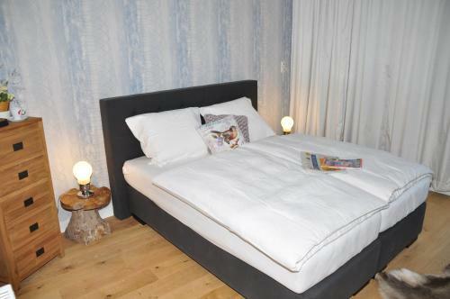 Hotel Six! Eat Work Sleep
