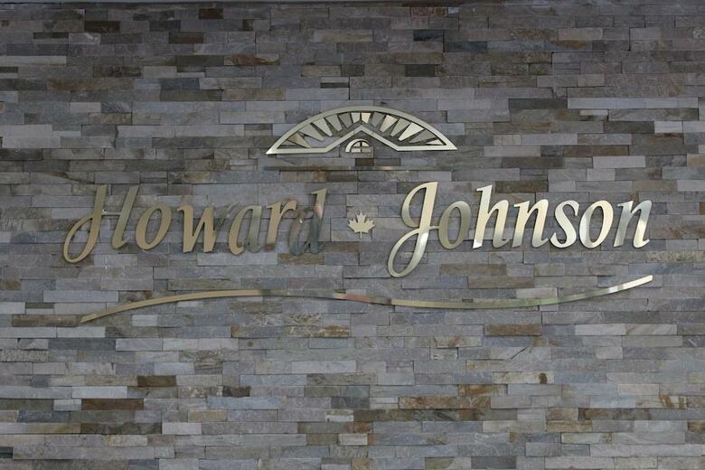 Howard Johnson Plaza Hotel Windsor