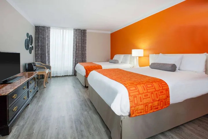 Howard Johnson Plaza Hotel Windsor