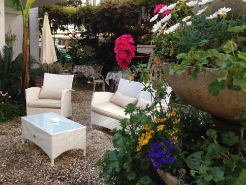 Noidue Hotel