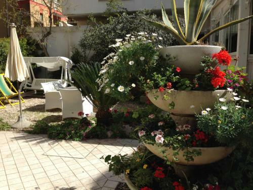 Noidue Hotel