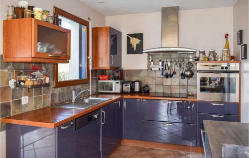 Nice Home In Hillion W/ Wifi And 4 Bedrooms