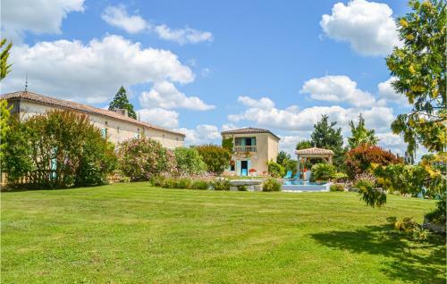 Stunning Home In St. Quentin de Caplong W/ 2 Bedrooms