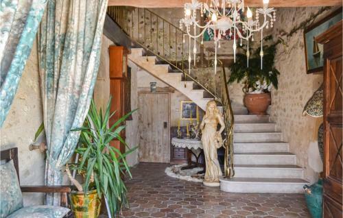 Stunning Home In St. Quentin de Caplong W/ 2 Bedrooms