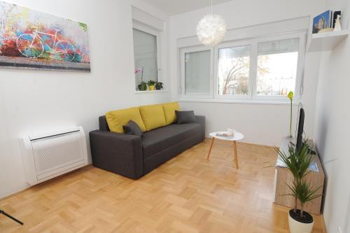 Amaros Apartment