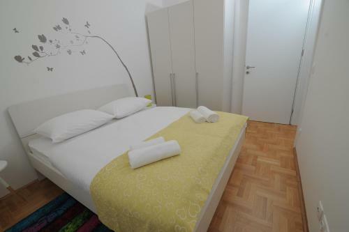 Amaros Apartment