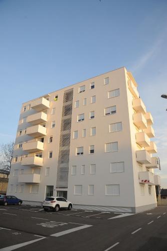 Amaros Apartment