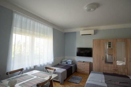N�-ko Apartmanh�z
