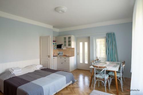 N�-ko Apartmanh�z