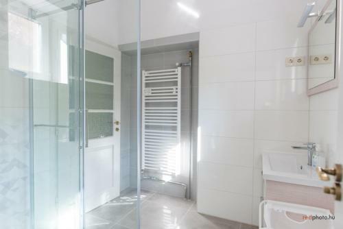 N�-ko Apartmanh�z