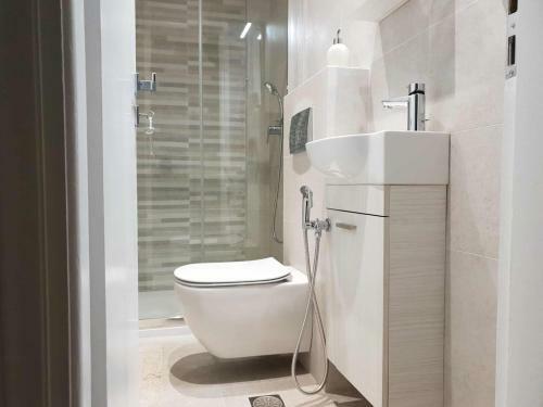 Kalamata.house - Sunny And Modern Apartment With View!
