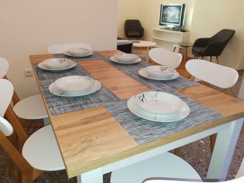 Kalamata.house - Sunny And Modern Apartment With View!