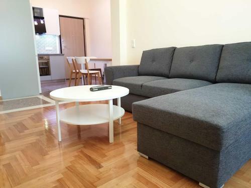 Kalamata.house - Sunny And Modern Apartment With View!
