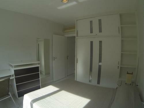 Apartamento Bem Localizado Com Sacada, Churrasqueira, Garagem E Split