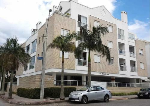 Apartamento Bem Localizado Com Sacada, Churrasqueira, Garagem E Split